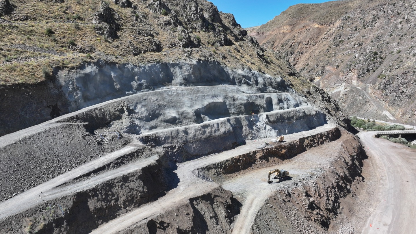 AYDINLAR AKBAŞ BARAJI İLETİM TÜNELİ, SU ALMA YAPISI VE ŞEV STABİLİTESİ SAĞLANMASI İŞİ